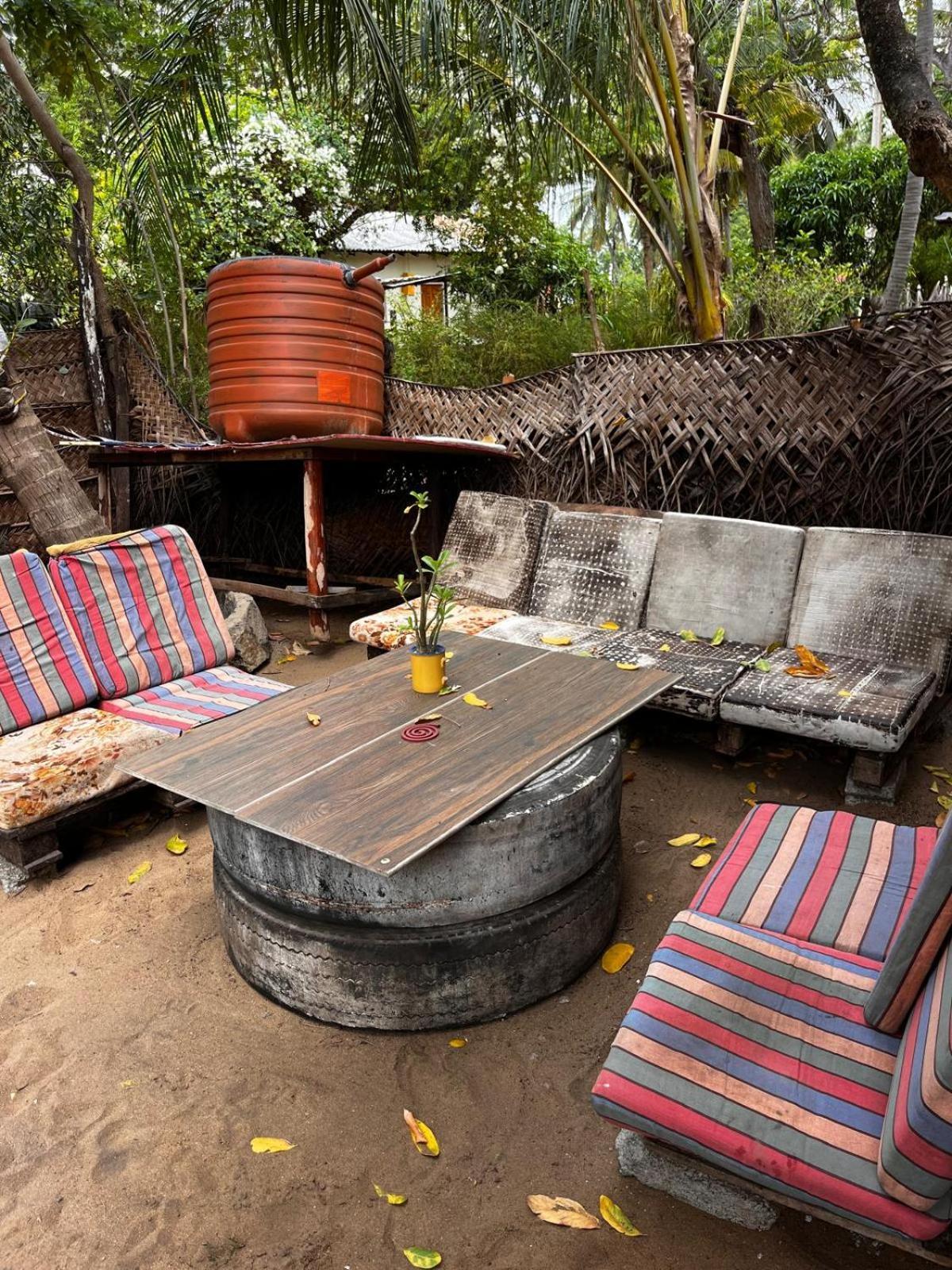 Surfing Lion Hostel Arugam Bay Dış mekan fotoğraf